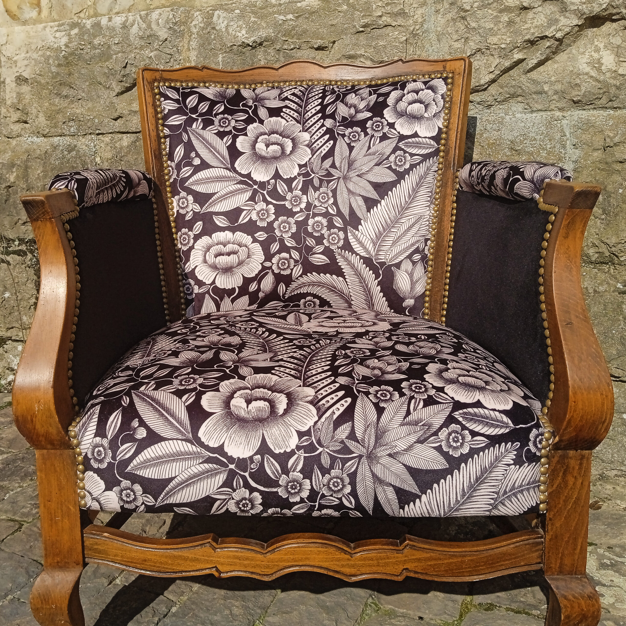 fauteuil noir et blanc